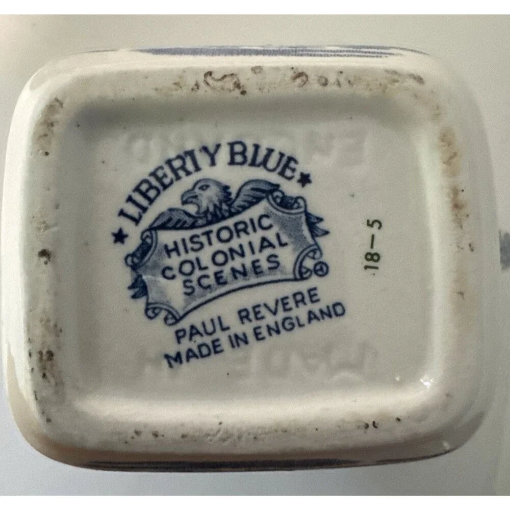 VTG Liberty Blue Creamer & Sugar Historic Colonial Scenes Paul Revere Betsy Ross